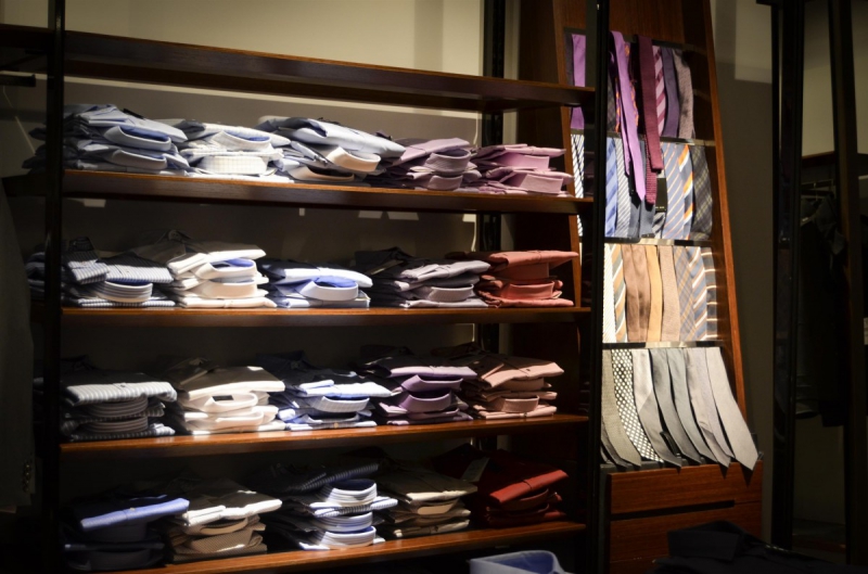 boutique-ST CYR SUR MER-min_shirts_exhibition_shop_shopping_shelf_buy_business_clothing-940715